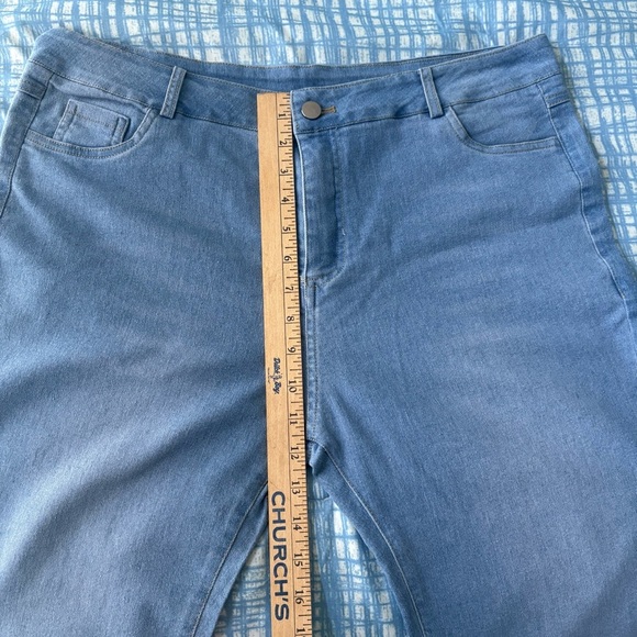 Light Blue Crop Denim Stretchy  Jeans | Size XL - Picture 7 of 9